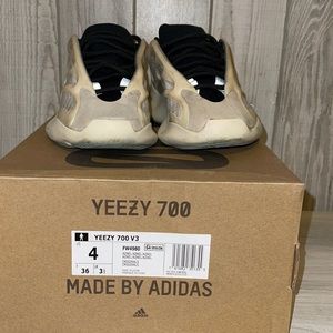 Yeezy 700 V3 AZAEL